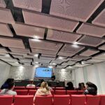 Sala conferenze schermo 3