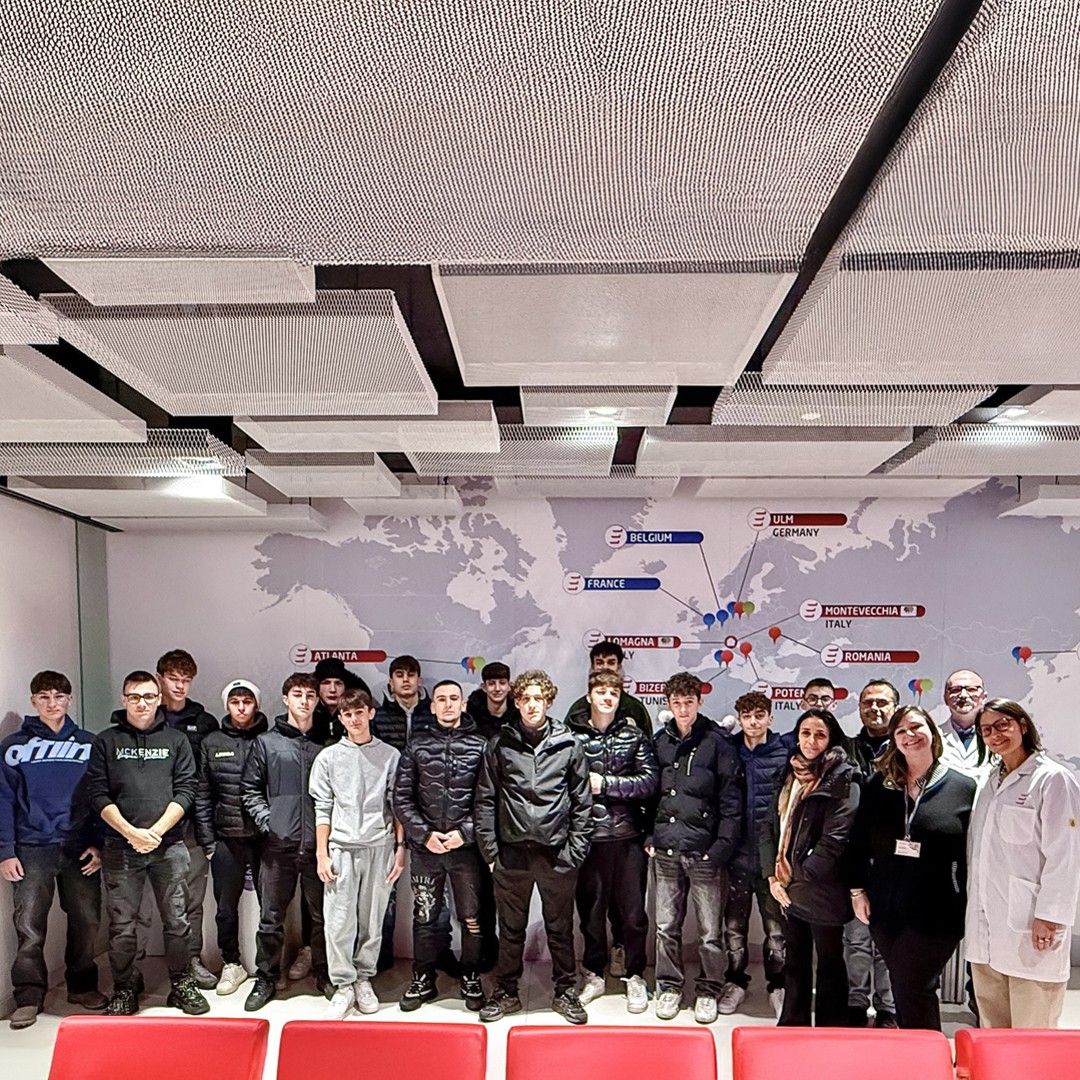 Opening doors to the future: students from Viganò institute experience technology at Elemaster Group